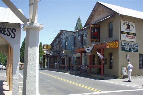 10 Must Visit Small Towns Near Yosemite National Park Where To Stay