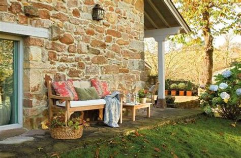 Outdoor wall art can be anything, from a painting to a 50 ways to leave your old home decor ideas behind. Cottage Style Decor and Outdoor Home Decorating Ideas ...