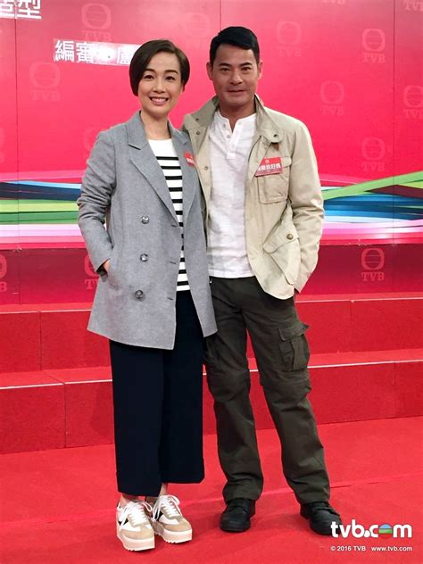 據了解，警方國安處撤銷前《蘋果日報》副社長陳沛敏及主筆馮偉光（筆名盧峯）的保釋安排，現正分別被扣留在秀茂坪及灣仔警署。 相關字詞﹕蘋果日報 陳沛敏 馮偉光 盧峯 編輯推介. TVB - TVB added a new photo. | Facebook