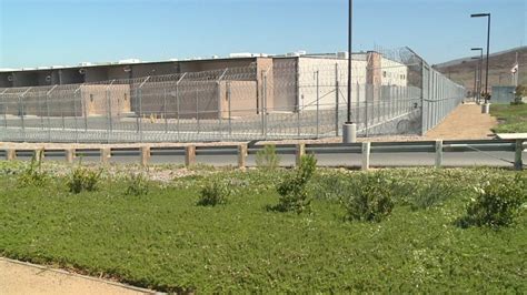 Church Hosts Services Outside Otay Mesa Detention Center Fox 5 San Diego