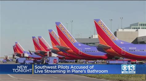 Two Southwest Pilots Live Streamed Video From A Planes Bathroom To The Cockpit Flight