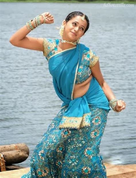 bhavana hot navel bhavana hot navel in saree indian actress wallpapers photos and movie stills