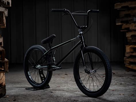 Gt's freestyle bmx lineup has a bike for everyone, from the newbie learning their first trick to seasoned vets like team riders brian kachinsky. Subrosa Bikes "Malum 22" 2021 BMX Cruiser Rad - 22 Zoll ...