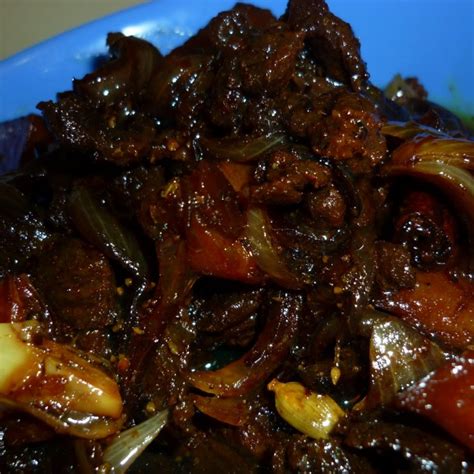 Tidak ada salahnya untuk mencoba resep yang satu ini dirumah, ya? Resep Sederhana Cara Masak Daging Sapi Bumbu Kecap