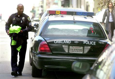 ersie joyner was one of oakland s top crime fighters how did he become a crime victim