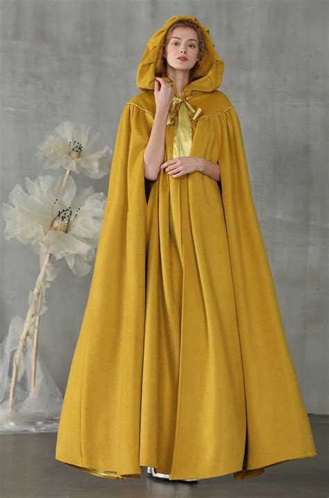 Perfumer 33 Hooded Wool Cloak Vestidos Com Capas Ideias Fashion