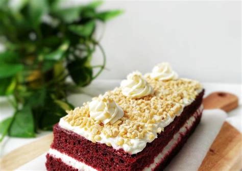Top with thick, tangy cream cheese icing for a sure enough, lots of red velvet cake recipes require the same amount of food coloring. Resep Red velvet cake oleh ricke a - Cookpad