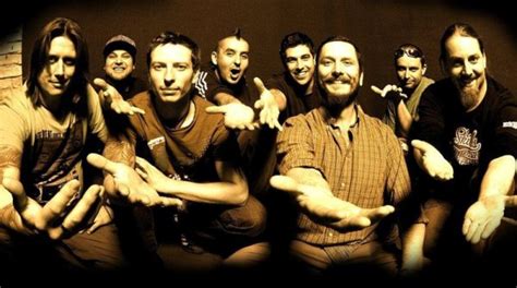 The band take their name from wild bill hickok and blend some country music influences with their punk rock, folk and alternative rock sounds. Kapela Divokej Bill slaví 15. narozeniny a vyjede na turné ...