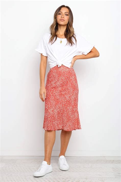 Casual Look For Sightseeing In 2020 Skirts Cute Dresses Midi Length