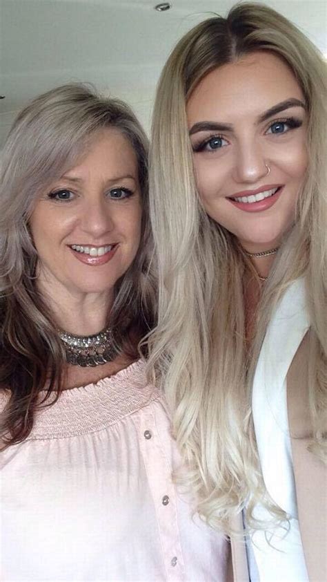 Look A Like Mum And Daughter Graduate From University On Same Day And It S Hard To Tell Who S