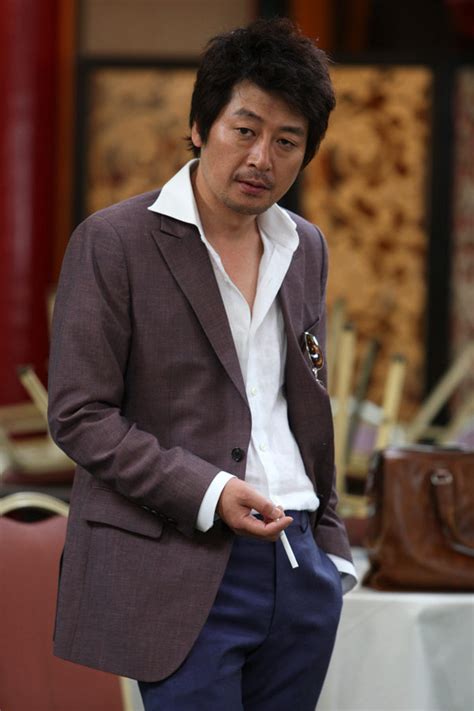 His breakout role came as the villain in gambling film tazza: Yoon-seok Kim - Filmweb