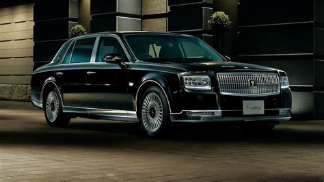Inside Look How The Toyota Century Rivals Rolls Royce