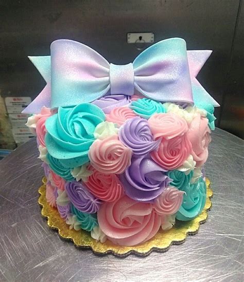 #cupcakes#americanbuttercream #jojosiwaparty #bows #jojosiwa #sweets #vanillabuttercream. Pin by Adela Carbajal on Drip cakes (With images ...