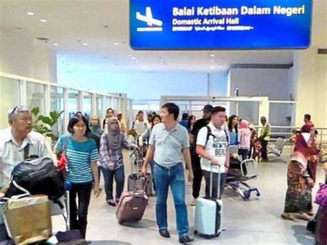 Semua pelanggan wajib diambil bacaan suhu badan sebelum. Sabah kecualikan penjawat awam daripada sekatan Imigresen