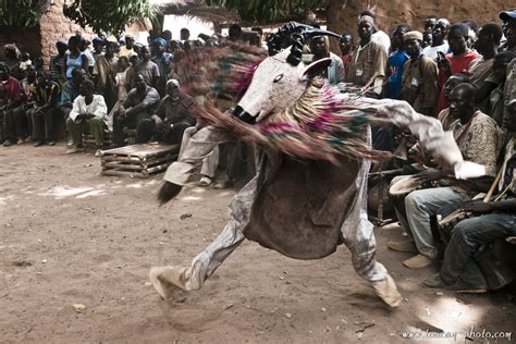 Burkina Faso The Senufo Dozo Dry Funeral Ceremony Les Photos Du Toucan