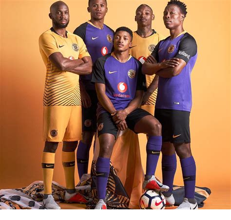 They were named after the south african football club kaizer chiefs. Kaizer Chiefs voetbalshirts 2018-2019 - Voetbalshirts.com