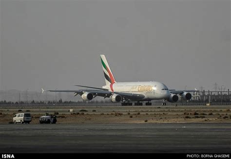 بزرگترین هواپیمای مسافری دنیا در فرودگاه امام عکس