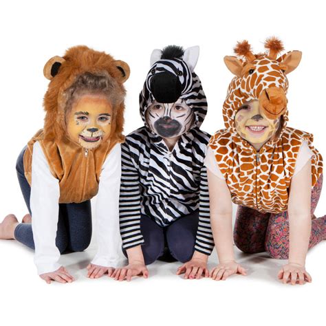 Animal Dress Up Give The Forest Friends Cloaks And Plush And Give
