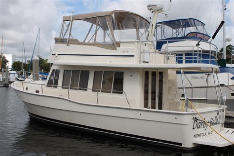 Low Hours Mainship 2007 400 Trawler 40 Yacht For Sale In Us