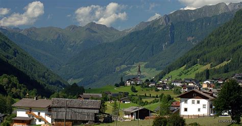 Atmosfera moderna e tanto confort ti aspettano negli appartamenti vacanze a lutago in alto adige. Valle Aurina in Val Pusteria - hotel e appartamenti in ...