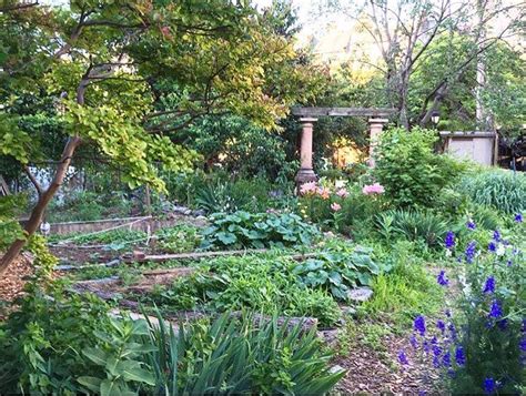 25 Secret Gardens Parks And Green Spaces In Philly Green Space