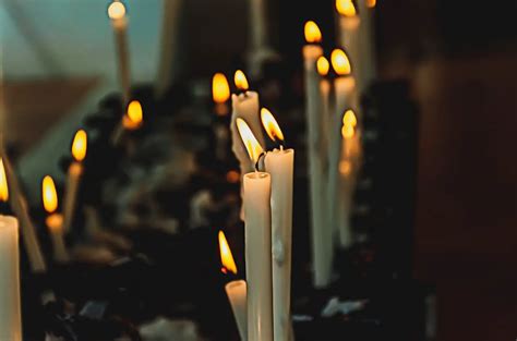 Why Do Catholics Light Candles Walkingcrossroads