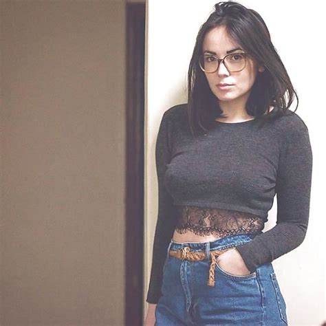 | détonnant sur un court de tennis habituellement, benoît paire fait tout autant preuve d'imagination pour animer le quotidien de ses fans lors de ce confinement. 7 best images about agathe auproux on Pinterest