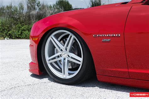 Slammed Camaro Is A Vossen Wheels Delight Autoevolution