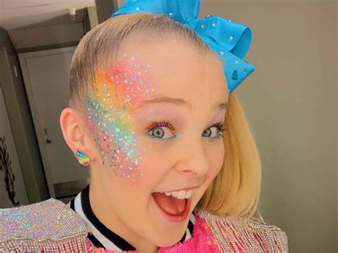 Jojo siwa is an american singer, dancer and youtuber who became famous through her participation in two seasons of the reality show dance moms. JoJo Siwa Net Worth, Career, Personal Life And More