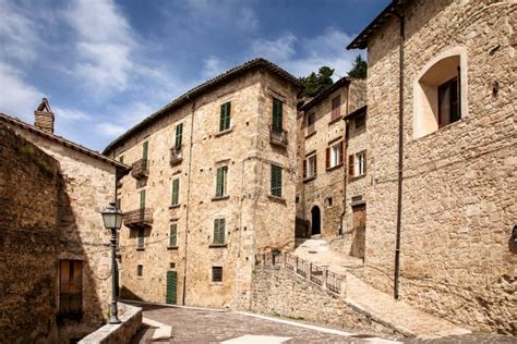 Cosa Vedere A Civitella Del Tronto E Dintorni Tra Fortezze Eremi E Natura