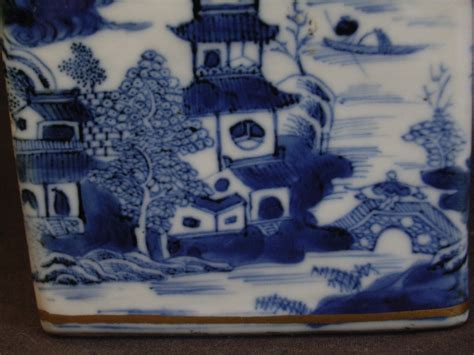 Antique 18th C Chinese Export Blue White And Gold Porcelain Tea Caddy