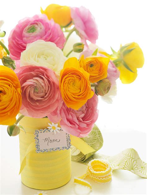 Yesterday, i was trying to finish up my preparations for an upcoming class. 10 DIY flowery gift ideas for Mother's Day