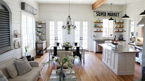 Chip And Joanna Gaines Fixer Upper Home Tour In Waco Texas