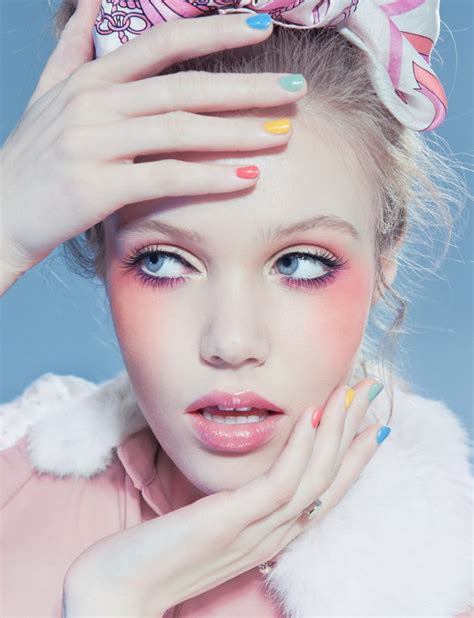 17 Pastel Makeup Looks You Should Copy Today