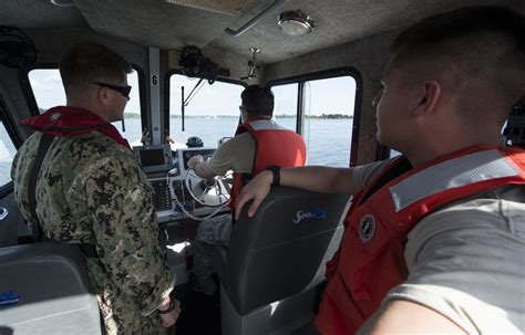 Dvids Images Sailors Navigate Airmen Through Joint Boating Course