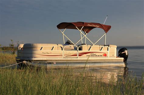 Sun Tracker 21 Ft Party Barge With Mercury 60 Hp Big Foot Motor 2010