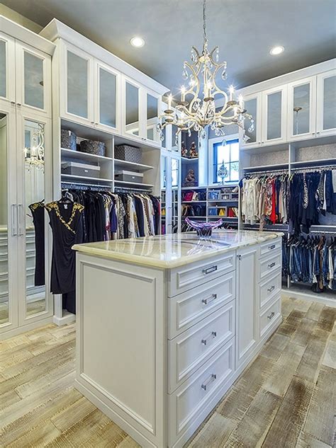 5 Must Have Luxury Closet Design Features Colorado Homes And Lifestyles