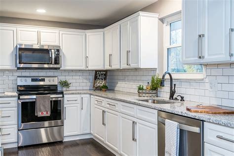 Browse our full assortment of assembled kitchen cabinets. Assembled Kitchen Cabinets Online - Shop LEXINGTON WHITE ...