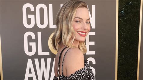 Golden Globes 2021 Red Carpet Fashion And Nominations Photos
