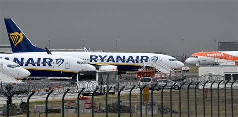 La huelga de Ryanair afecta a miles de pasajeros en Europa