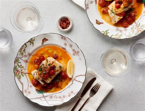 Perfectly seasoned fish on crispy tortillas fish tacos. Pesce all'Acqua Pazza Recipe | Goop