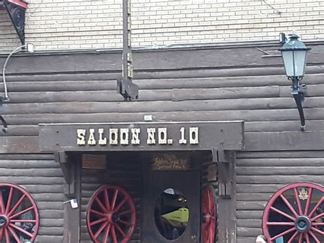 Saloon No 10 Deadwood Advantage