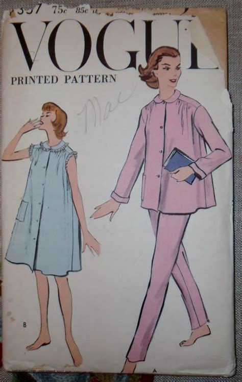 Vintage Easy Misses Pajamas Or Gown Vogue 9357 Sewing Pattern Size