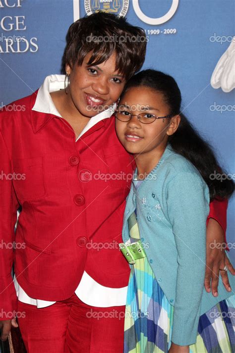 Chandra Wilson And Daughter Stock Editorial Photo © Jeannelson 13020369