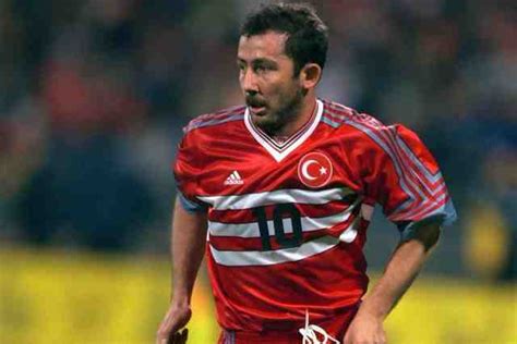 Fenerbahçe'nin maç kaybetmesi onların kötü oynadığını göstermez. Besiktas : Sergen Yalçin nommé entraîneur - L'Équipe