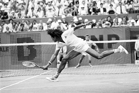 Il en a gardé plutôt un mauvais souvenir, celui d'une maison saccagée et remplie de boue. Presse Sports - L'Équipe Finale roland garros 1983 II ...
