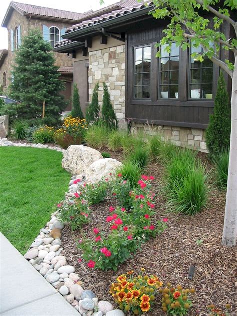 Low Maintenance Front Yard Landscaping Ideas 35