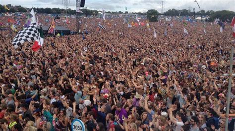Glastonbury Lionel Richie Draws Festivals Biggest Crowd Bbc News