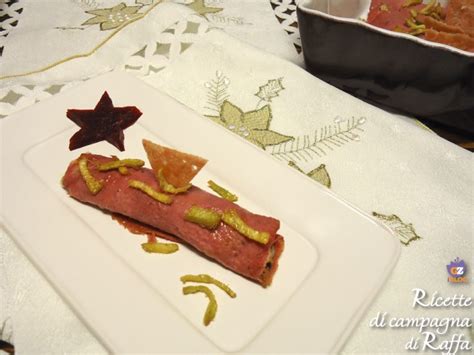 Lessata, in padella, cotta al forno. Crêpes di barbabietola rossa con stracchino, funghi e ...