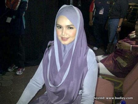 Siti nurhaliza (nama lengkap dengan gelar: Edisi Hangat! Lagi Gambar Ohsem Dato' Siti Nurhaliza ...